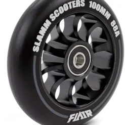 Stuntstep Wiel Aluminium 100mm Slamm Flair 2.0 Met Abec 9 Lagers In Color Zwart 17 Stuntstep Wiel Aluminium 100mm Slamm Flair 2.0 Met Abec 9 Lagers In Color Zwart -Exporteren Step Avontuur Winkel SL580 2 Slamm 100mm Flair 2.0 Alloy Core Wheel Black Side speelactief.nl